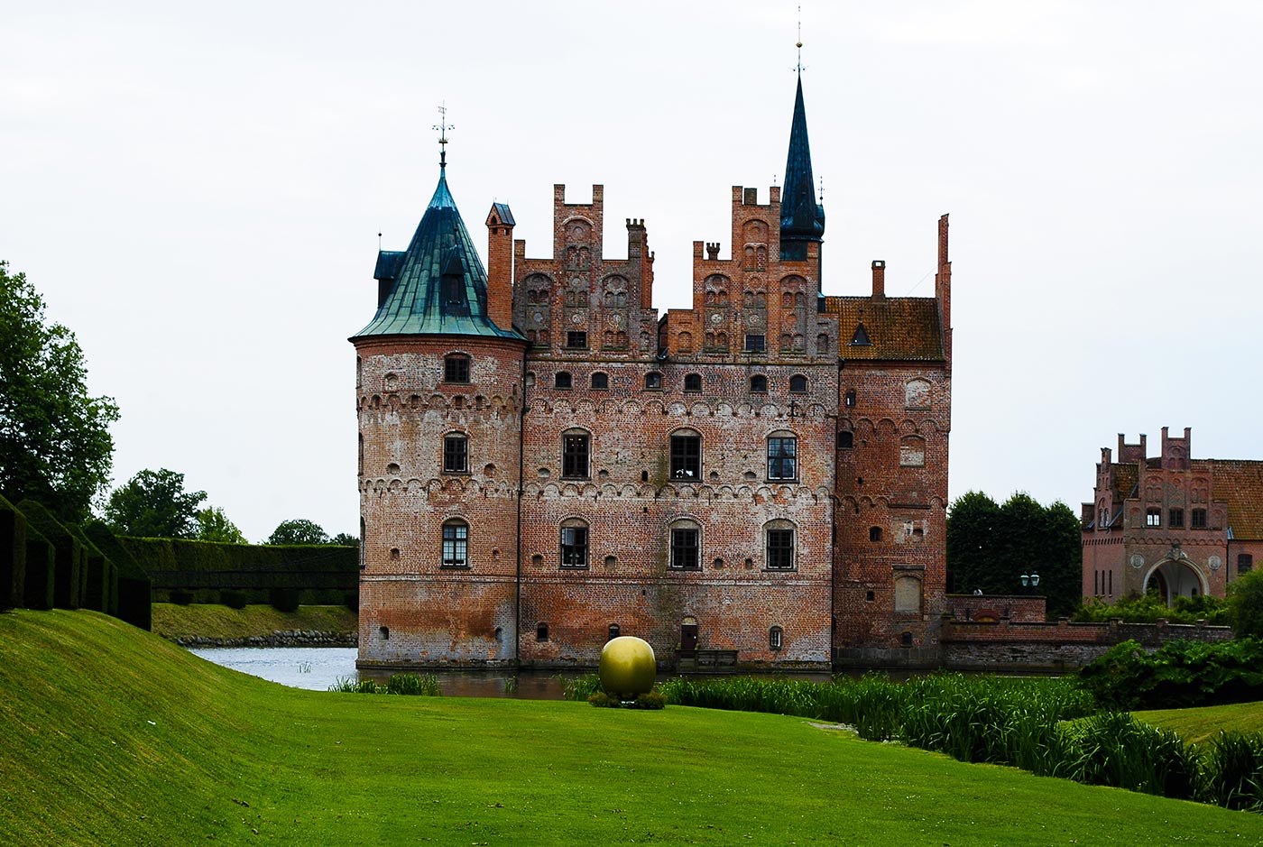 Il castello di Egeskov nell'isola di Fionia, in Danimarca.
